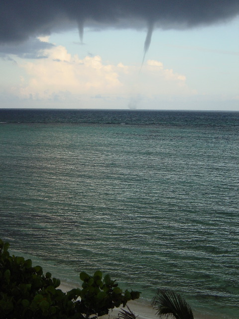 waterspouts, Akumal